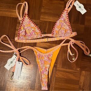 PRAGUE TOP IN FLEUR; MALAGA BOTTOM IN FLEUR